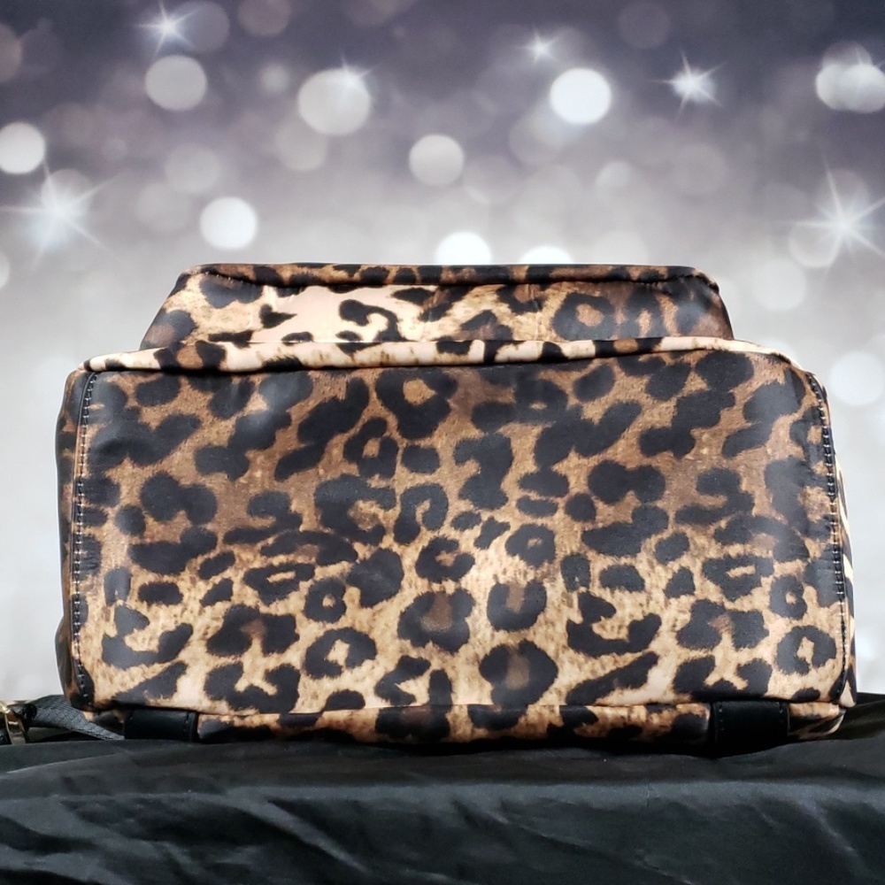 NWT Adrienne Vittadini Leopard Cheetah Backpack - Picture 8 of 8